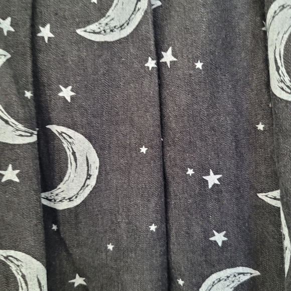 Hot Topic High-Waisted Lunar Witchy Goth Pleated Miniskirt Small Moons & Stars - Picture 3 of 9